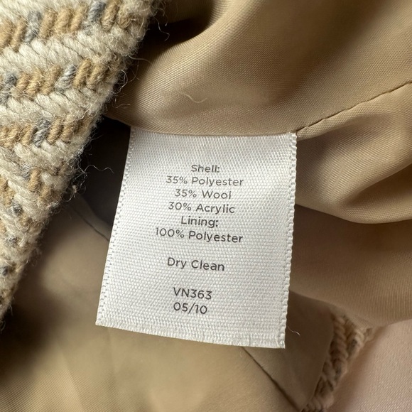 Talbots tan/cream 35% wool herringbone pattern jacket. Size 8 - Picture 8 of 8